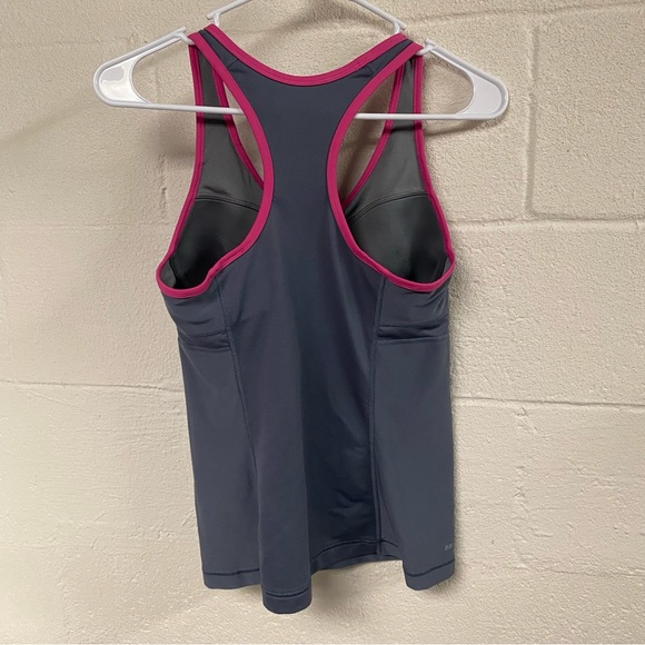 Nike Dri-Fit Women’s Workout Tank Top - Picture 2 of 9